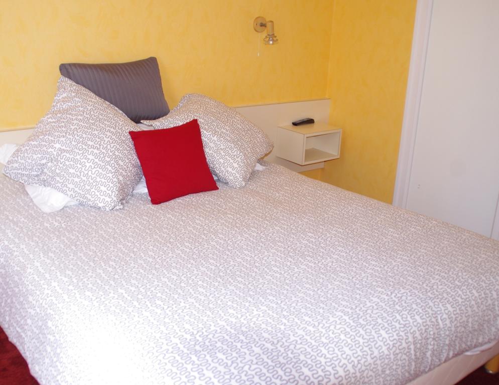Hotel Le Roudou Фуенан Екстериор снимка