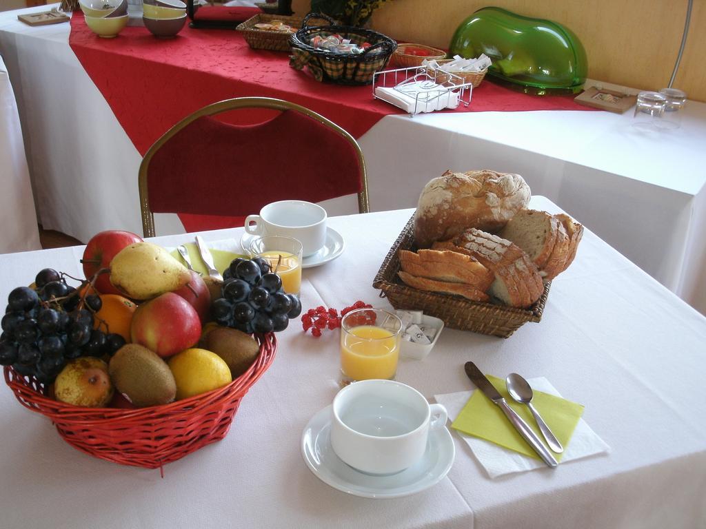 Hotel Le Roudou Фуенан Екстериор снимка
